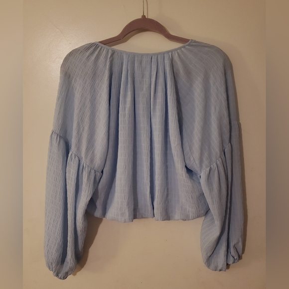 WAYF Blouson Sleeve Bubble Hem Blouse - Size Medium. - Picture 4 of 6